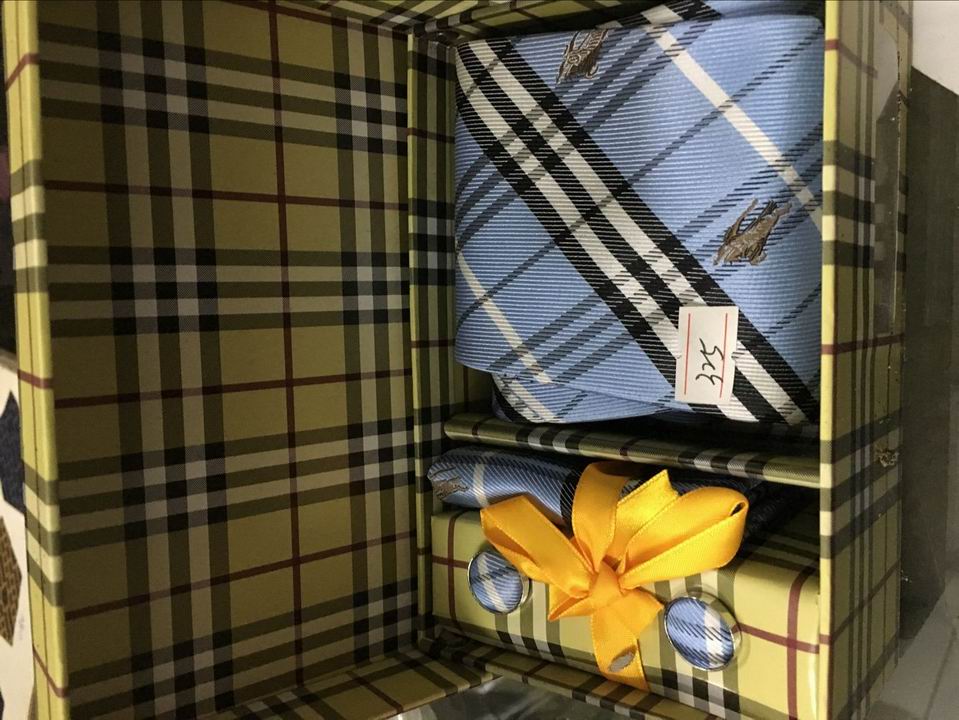 Kit Cravatta Burberry Compeltto Modello 10